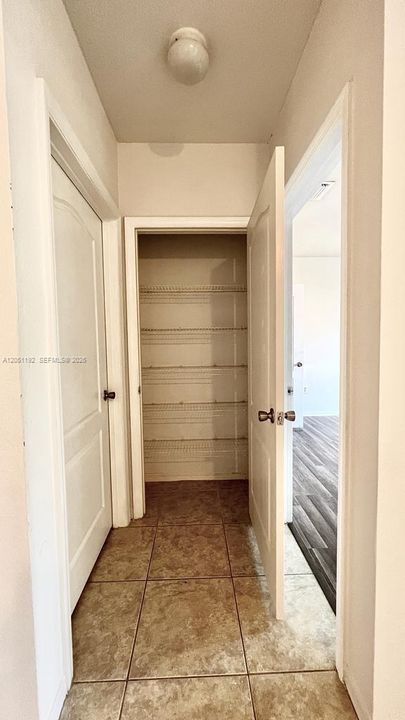 For Rent: $1,850 (1 beds, 1 baths, 875 Square Feet)