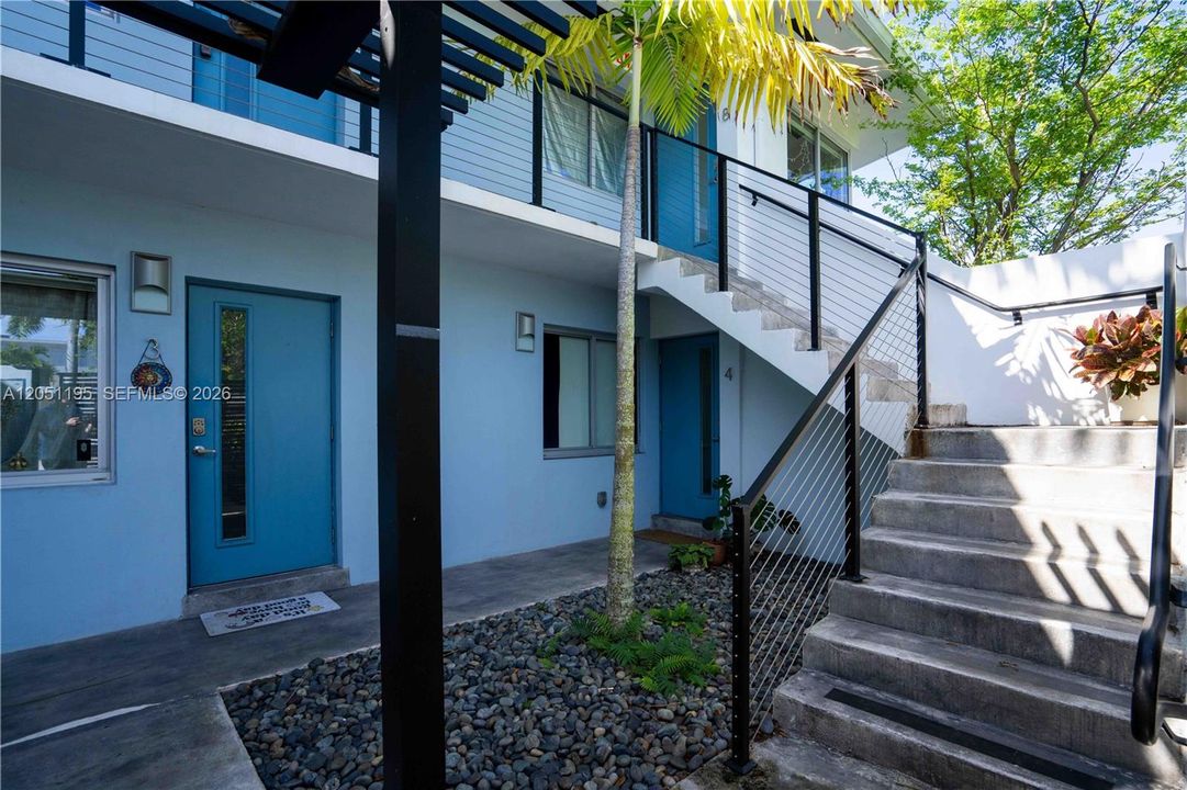 For Rent: $2,000 (1 beds, 1 baths, 600 Square Feet)