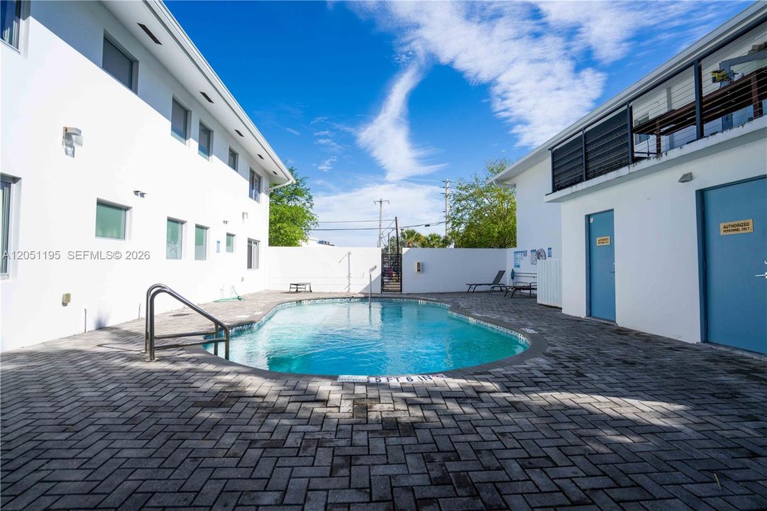 For Rent: $2,000 (1 beds, 1 baths, 600 Square Feet)