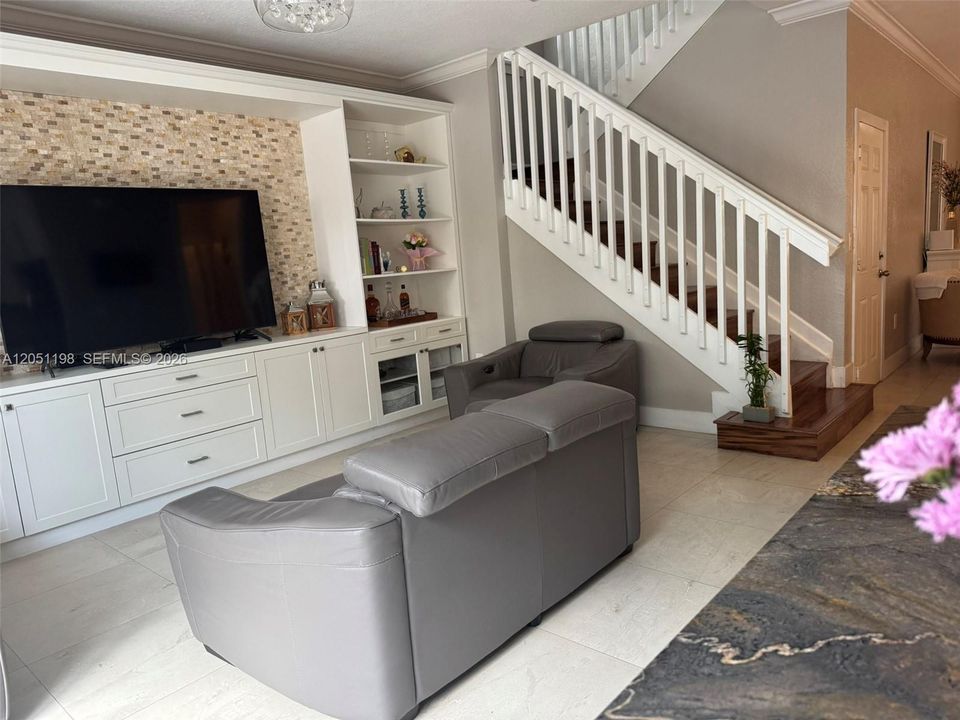 En Venta: $519,900 (3 camas, 2 baños, 1733 Pies cuadrados)
