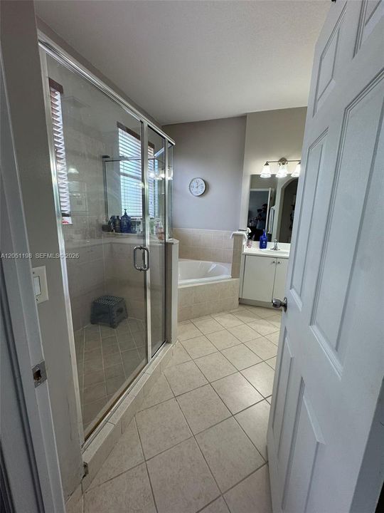 En Venta: $519,900 (3 camas, 2 baños, 1733 Pies cuadrados)