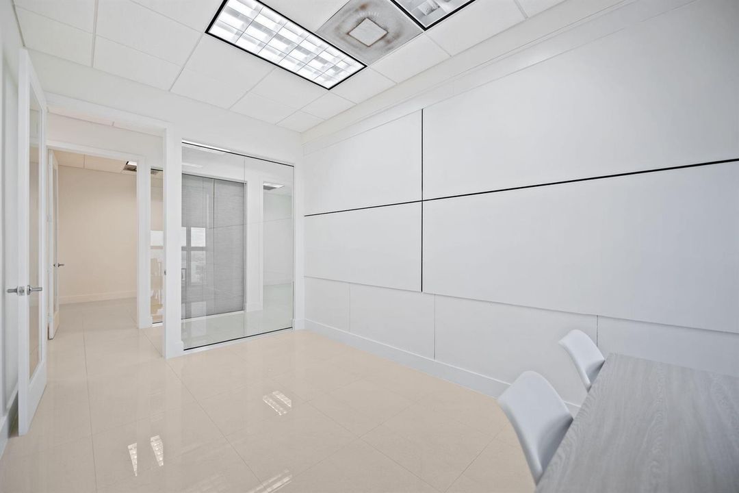 16-web-or-mls-175-sw-7th-st-1600