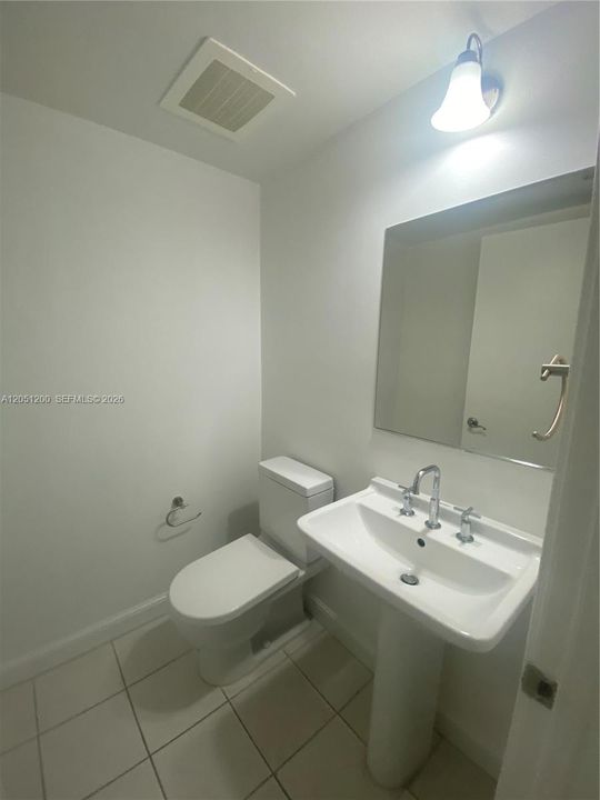 For Rent: $3,550 (2 beds, 2 baths, 1290 Square Feet)