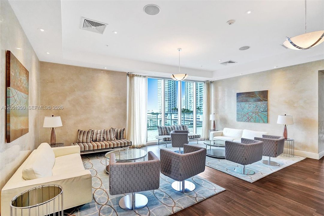 For Rent: $3,550 (2 beds, 2 baths, 1290 Square Feet)