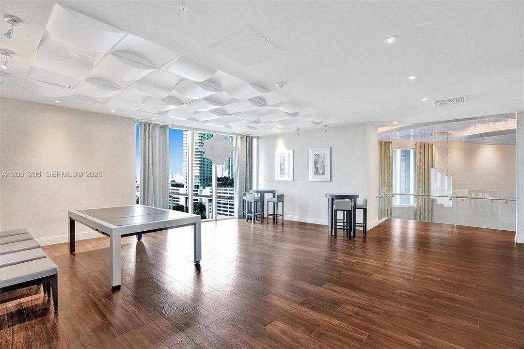 For Rent: $3,550 (2 beds, 2 baths, 1290 Square Feet)