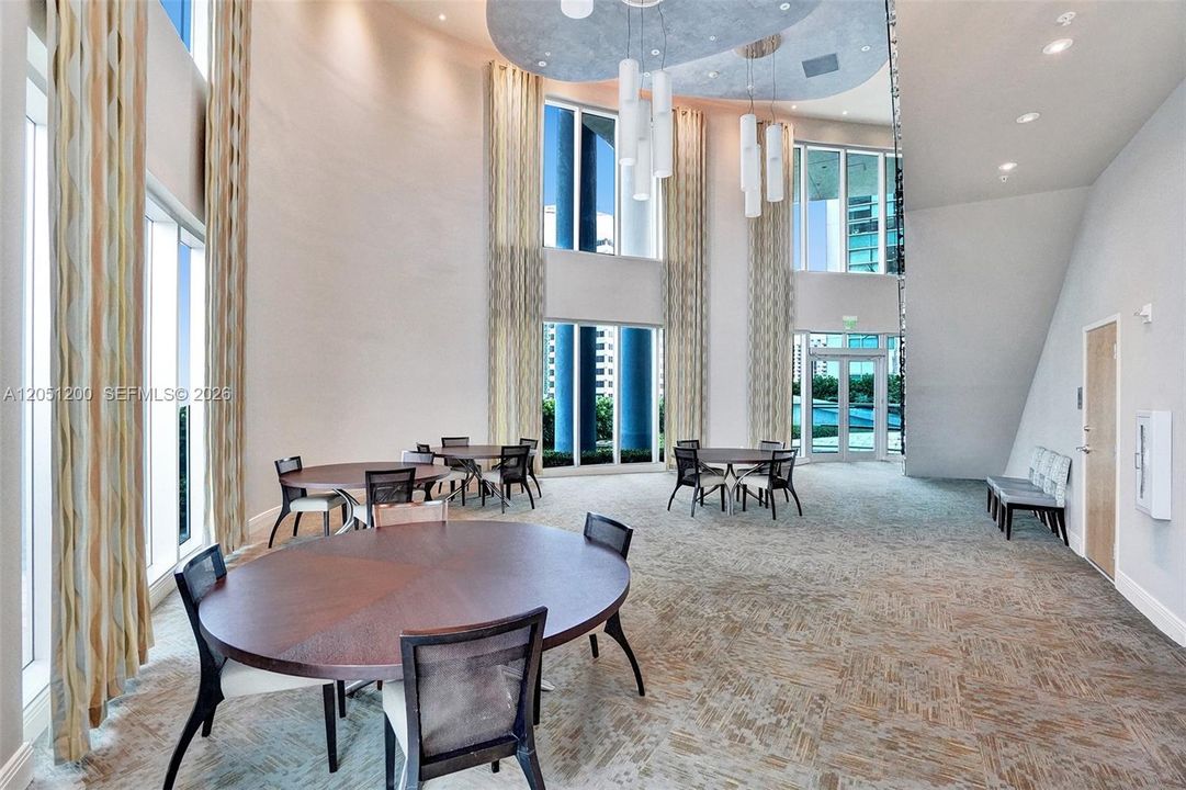 For Rent: $3,550 (2 beds, 2 baths, 1290 Square Feet)