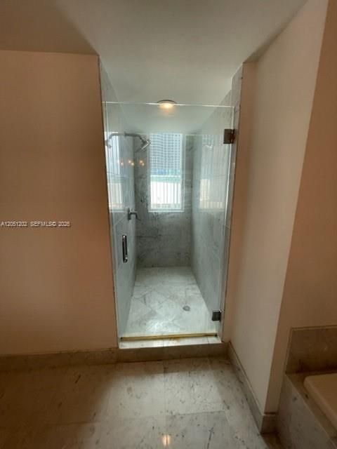 For Rent: $2,950 (1 beds, 2 baths, 989 Square Feet)