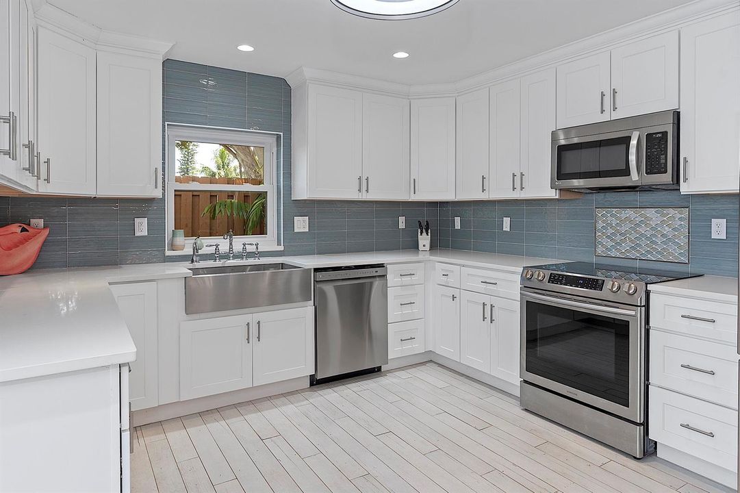 2130 NW 12th St -- 022