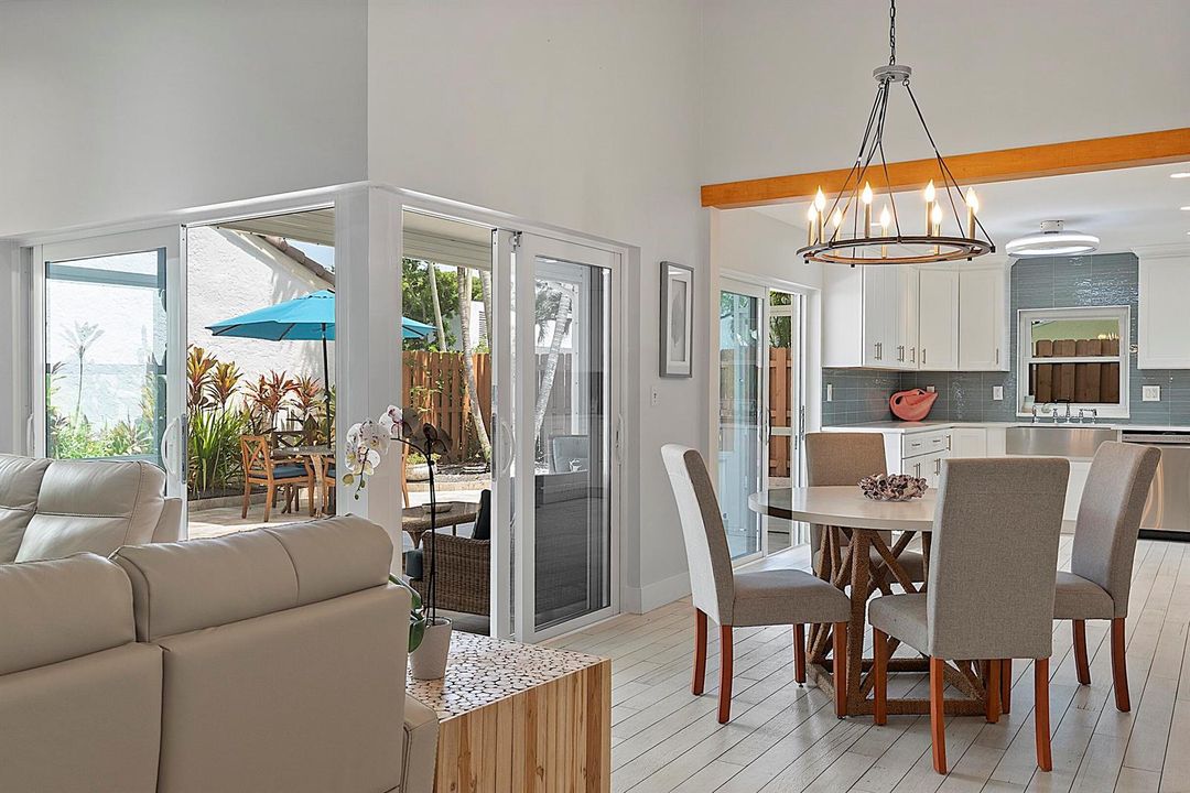 2130 NW 12th St -- 016
