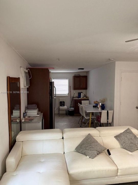 For Rent: $1,500 (1 beds, 1 baths, 4008 Square Feet)