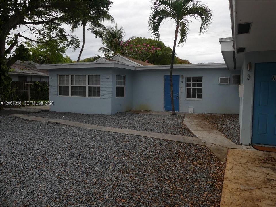 For Rent: $1,500 (1 beds, 1 baths, 4008 Square Feet)