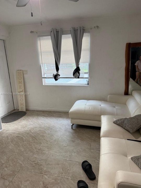 For Rent: $1,500 (1 beds, 1 baths, 4008 Square Feet)