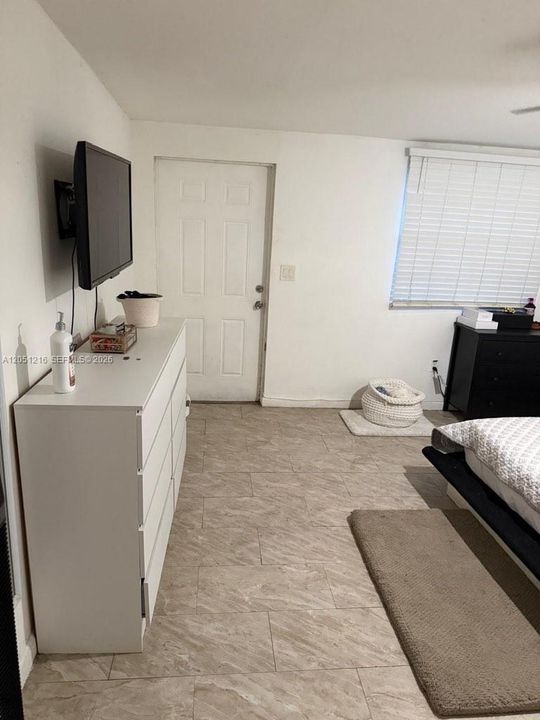 For Rent: $1,500 (1 beds, 1 baths, 4008 Square Feet)