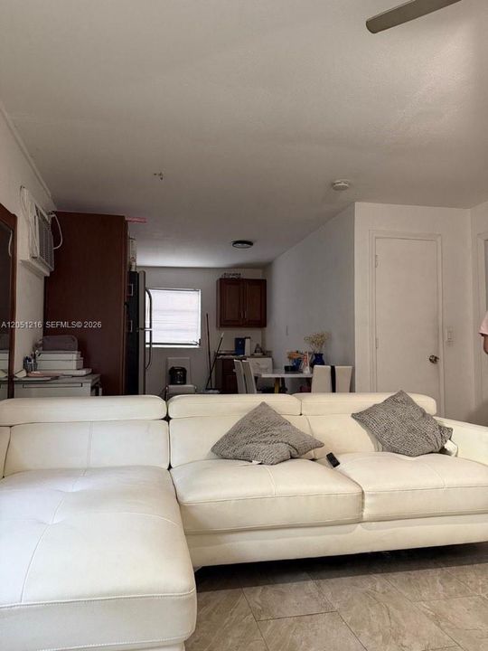 For Rent: $1,500 (1 beds, 1 baths, 4008 Square Feet)