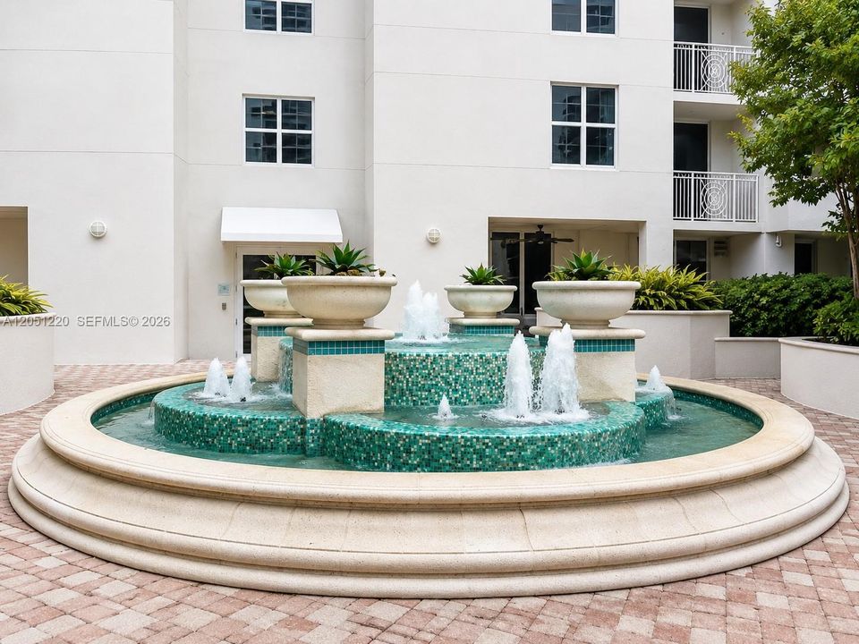 For Sale: $469,000 (2 beds, 2 baths, 1246 Square Feet)