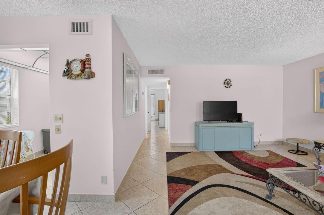LIVING / DINING