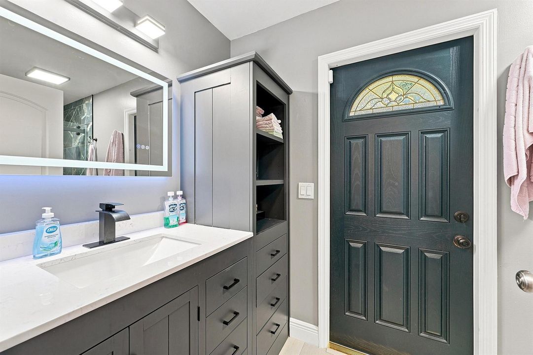 18_primary bathroom