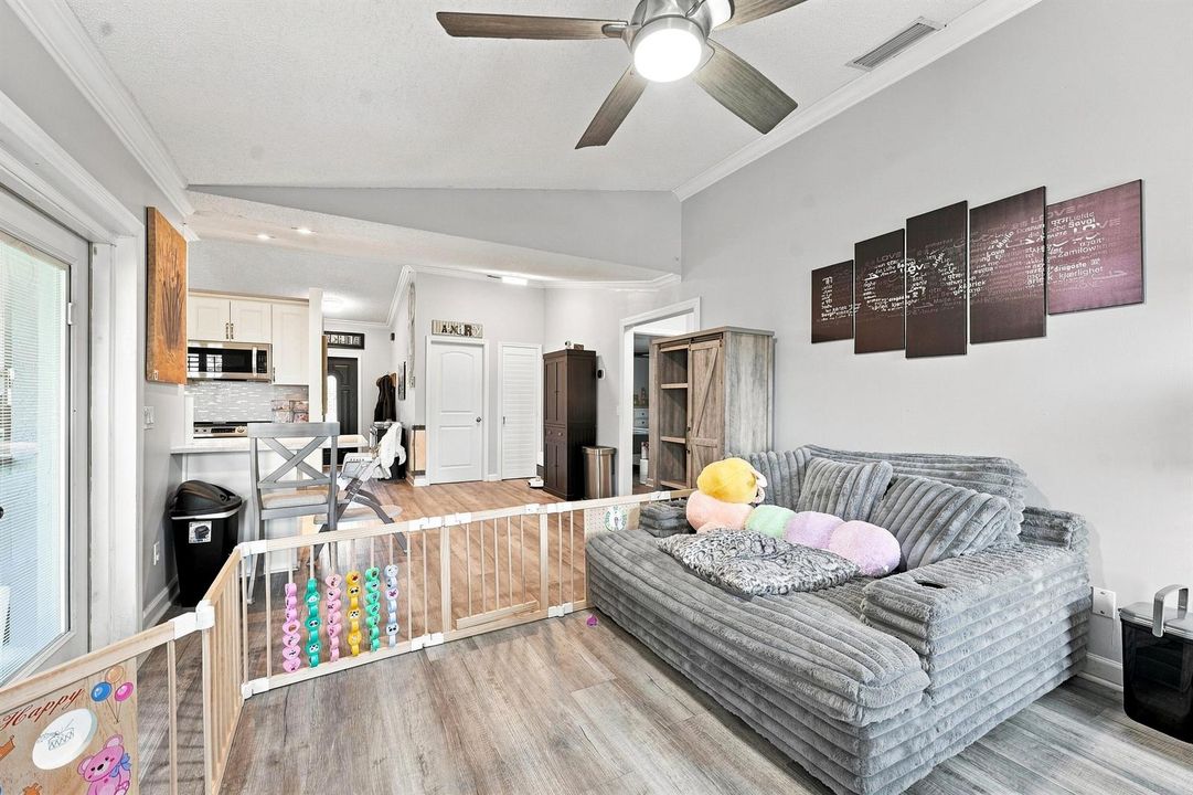 12_family room