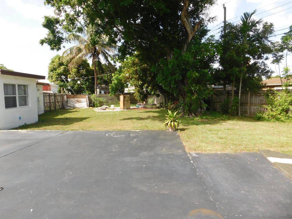 2251 NW 29TH TERR - BACKYARD2