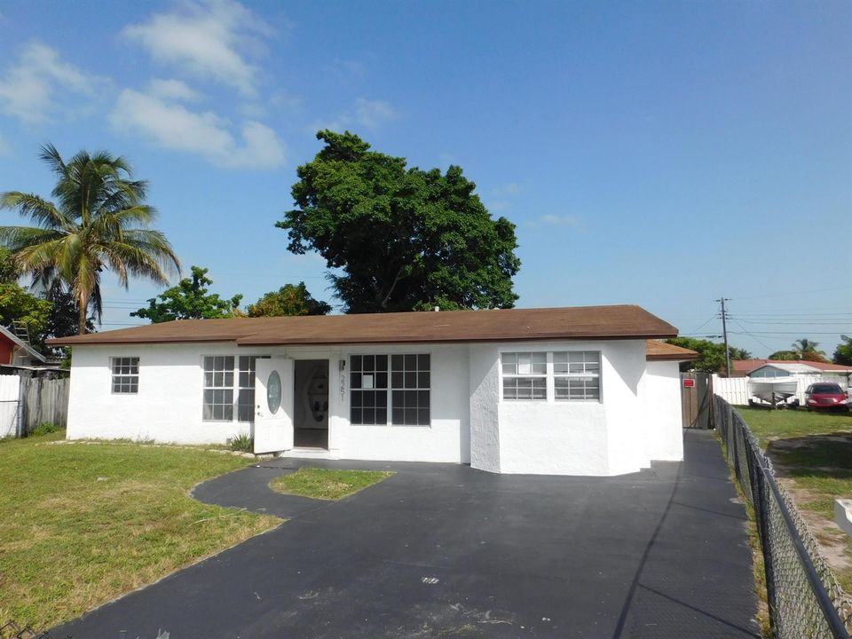 2251 NW 29TH TERR - FRONT4