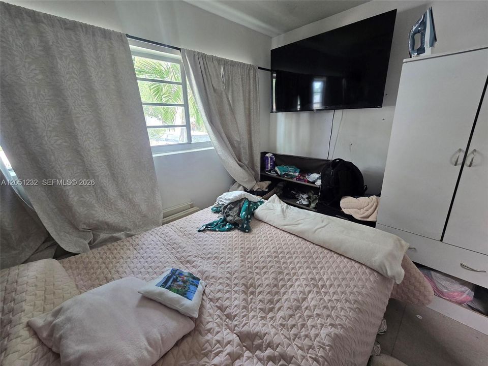 For Rent: $3,150 (3 beds, 2 baths, 1100 Square Feet)