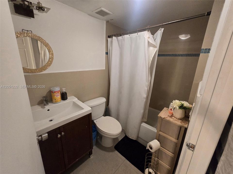 For Rent: $3,150 (3 beds, 2 baths, 1100 Square Feet)