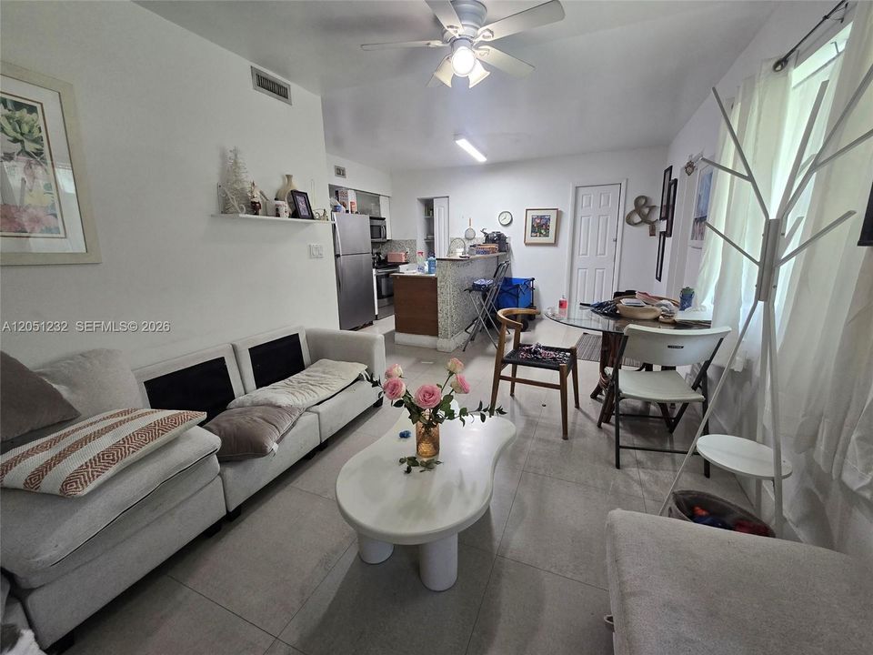 For Rent: $3,150 (3 beds, 2 baths, 1100 Square Feet)