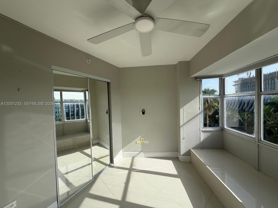 For Rent: $3,000 (2 beds, 2 baths, 940 Square Feet)