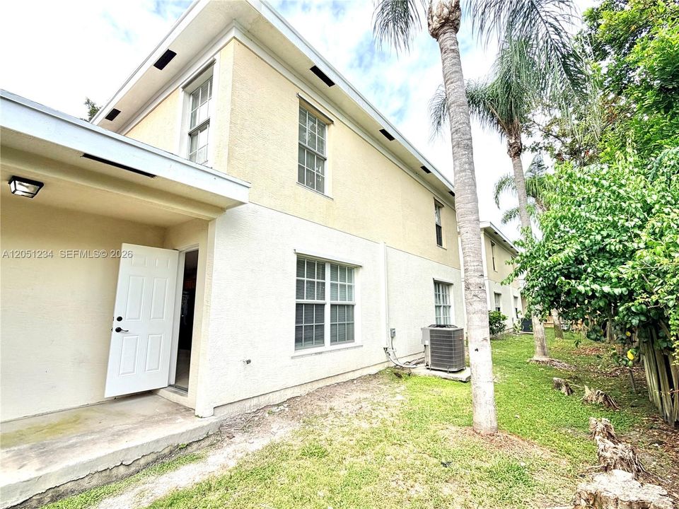 En Renta: $3,300 (4 camas, 2 baños, 1790 Pies cuadrados)