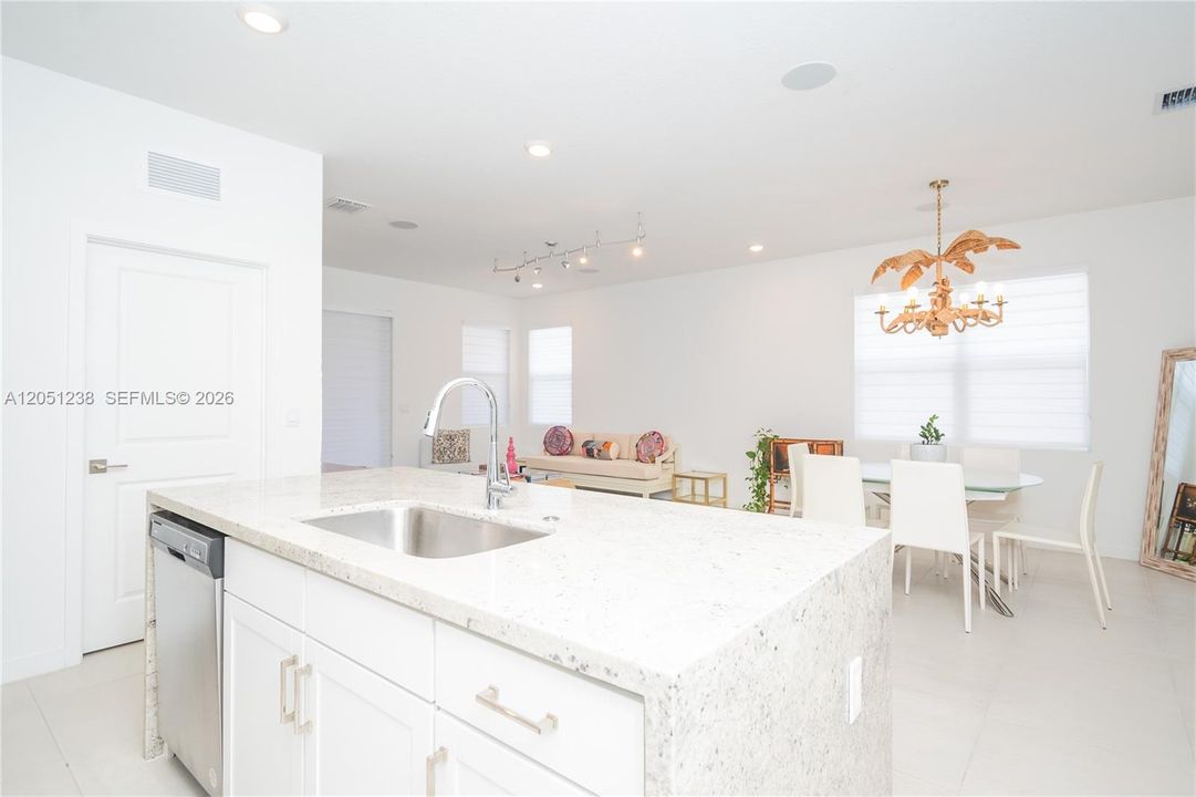 For Sale: $805,000 (4 beds, 2 baths, 1710 Square Feet)