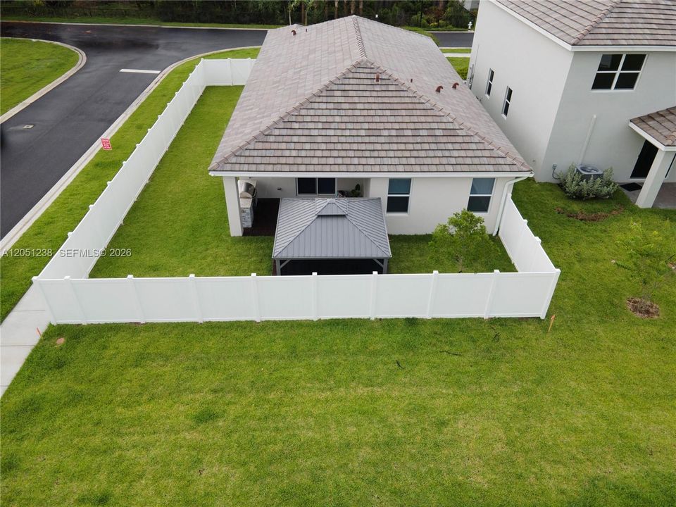For Sale: $805,000 (4 beds, 2 baths, 1710 Square Feet)