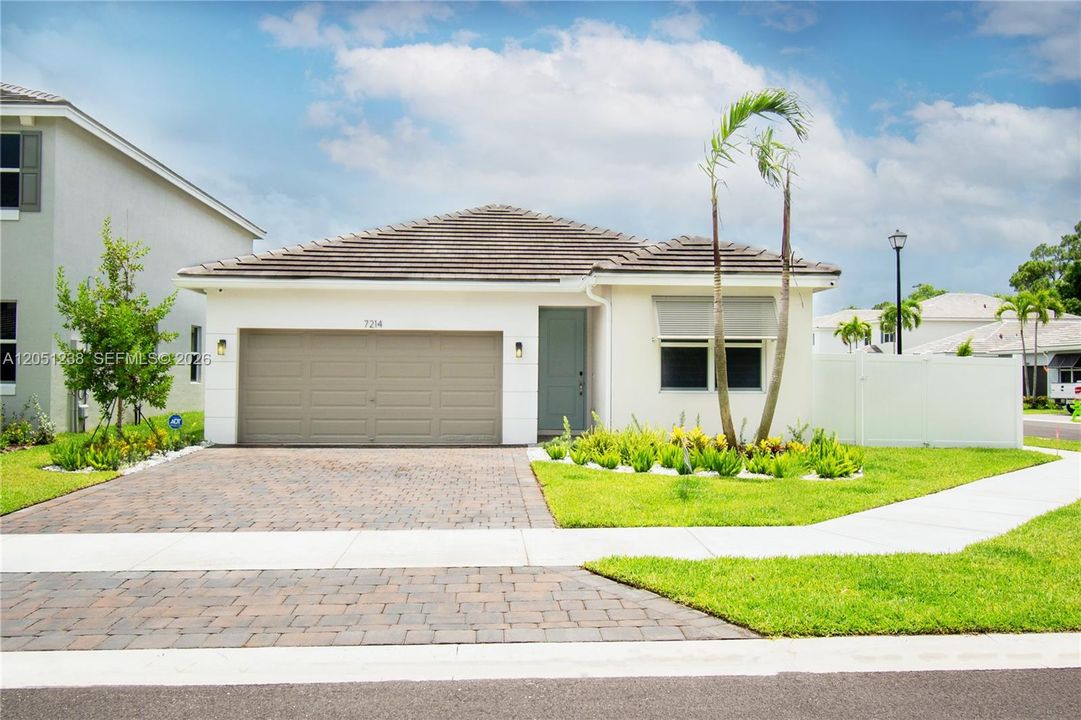 For Sale: $805,000 (4 beds, 2 baths, 1710 Square Feet)