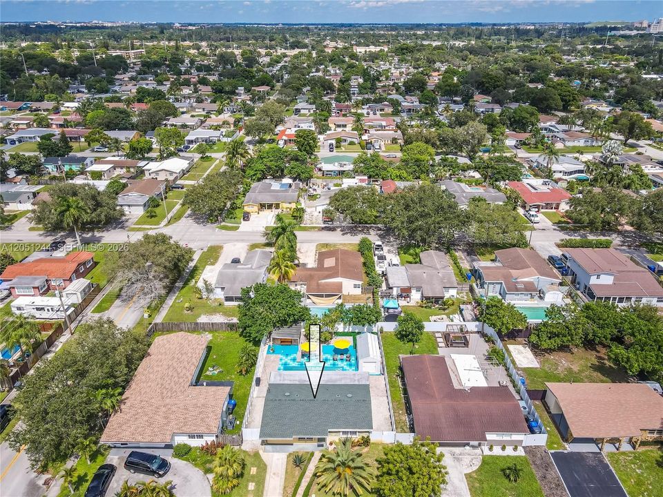 For Rent: $4,500 (4 beds, 2 baths, 1265 Square Feet)