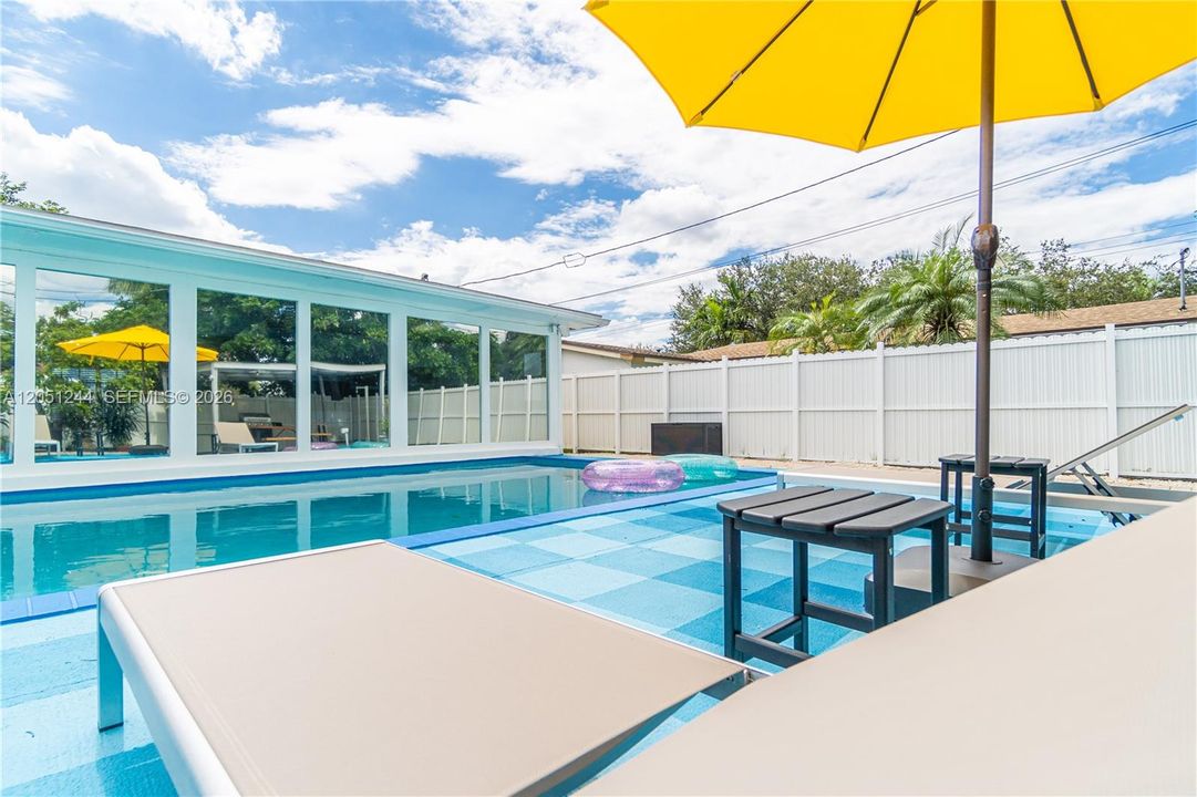 For Rent: $4,500 (4 beds, 2 baths, 1265 Square Feet)