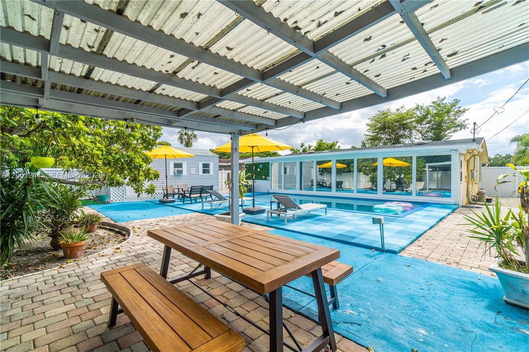 For Rent: $4,500 (4 beds, 2 baths, 1265 Square Feet)