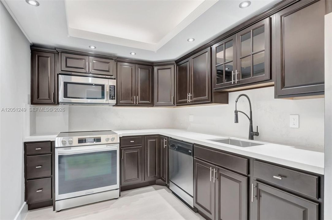 В аренду: $2,850 (1 спален, 1 ванн, 1086 Квадратных фут)