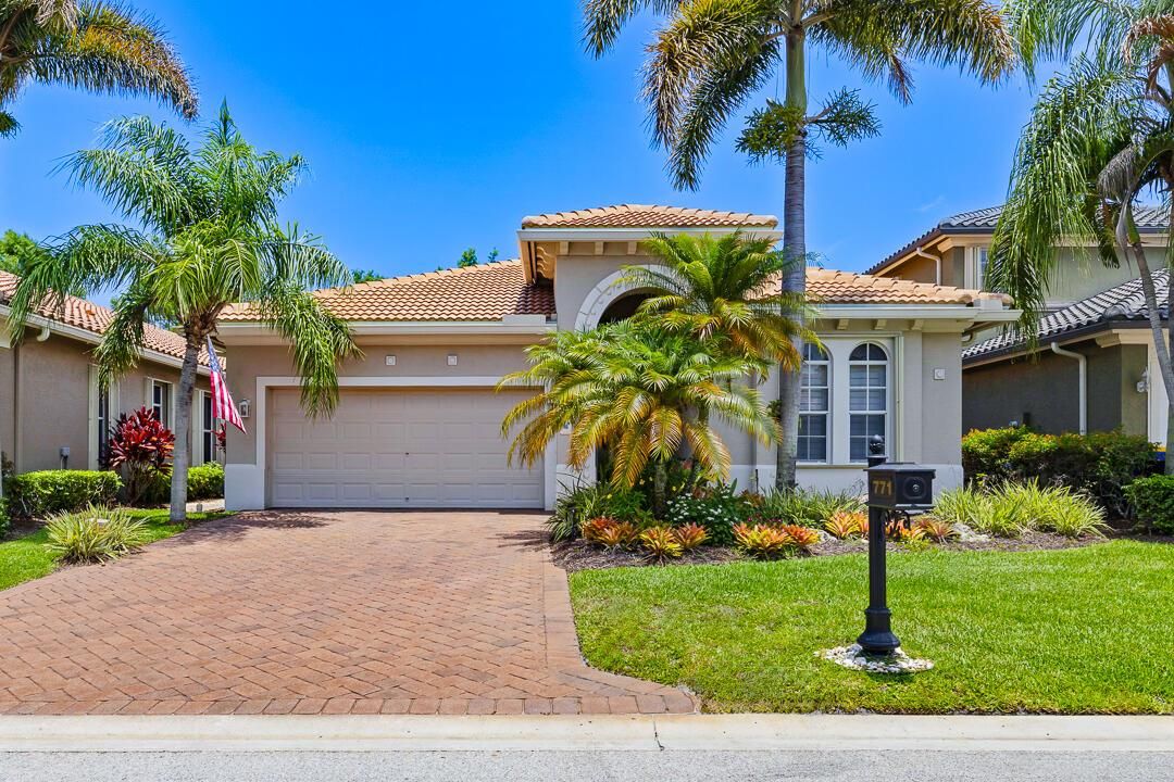 771 SE Pebble Drive-44