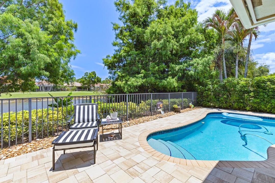 771 SE Pebble Drive-33