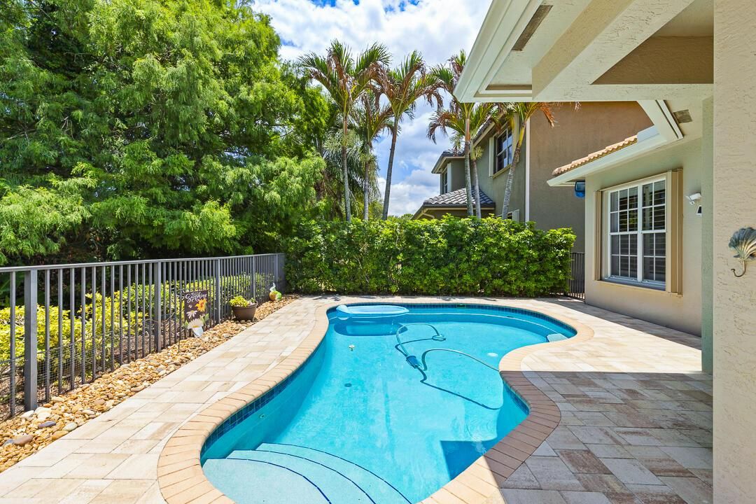 771 SE Pebble Drive-35