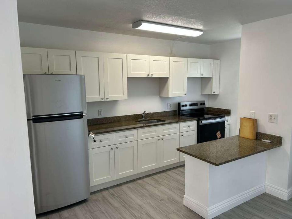 1081 C12 Kitchen