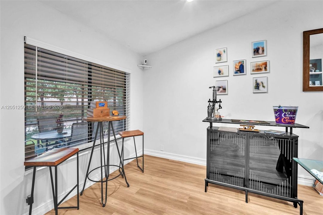 En Venta: $379,000 (2 camas, 2 baños, 1194 Pies cuadrados)