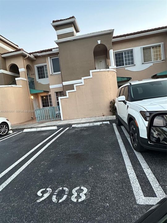 В аренду: $2,250 (2 спален, 2 ванн, 950 Квадратных фут)