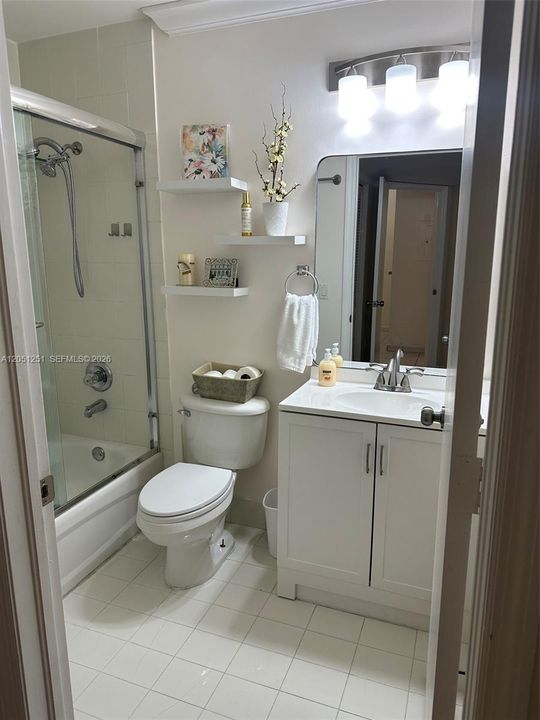 В аренду: $2,250 (2 спален, 2 ванн, 950 Квадратных фут)