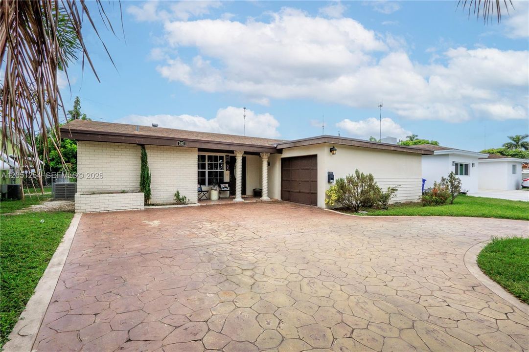 На продажу: $574,999 (4 спален, 2 ванн, 0 Квадратных фут)
