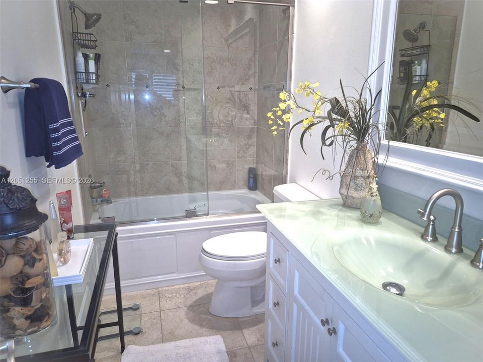 For Sale: $375,000 (2 beds, 1 baths, 800 Square Feet)