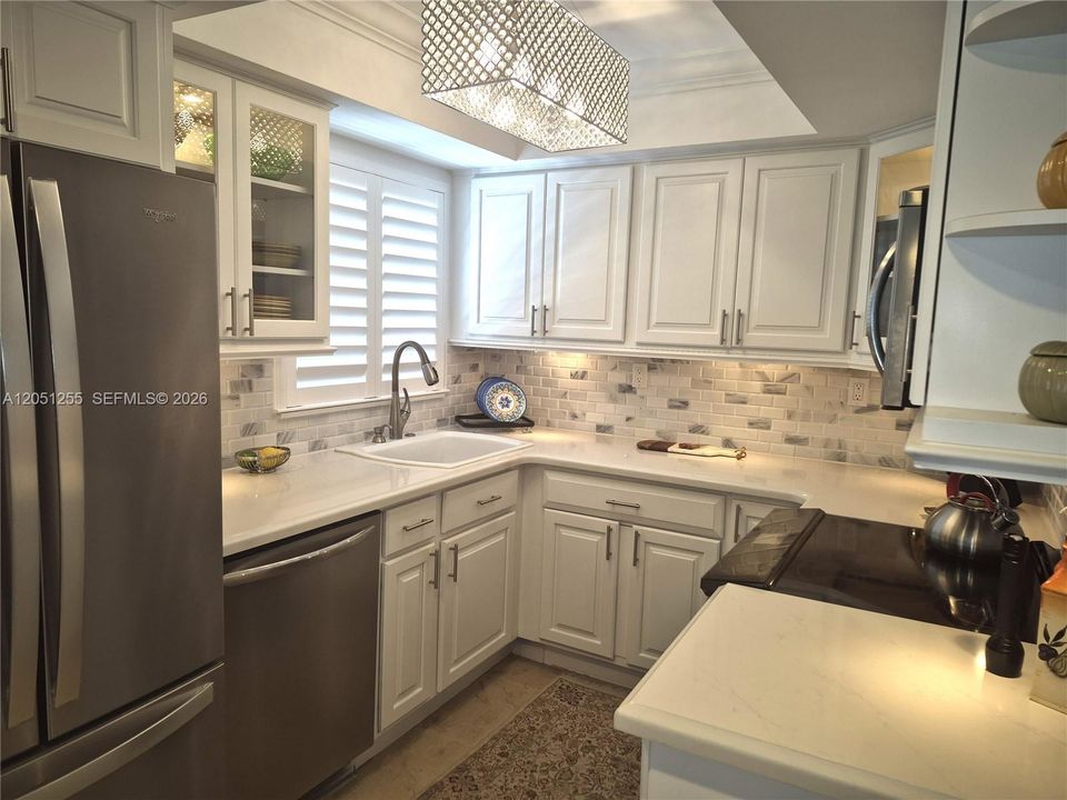 For Sale: $375,000 (2 beds, 1 baths, 800 Square Feet)