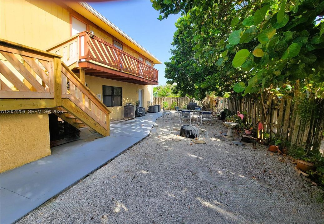 For Rent: $1,600 (2 beds, 1 baths, 2808 Square Feet)