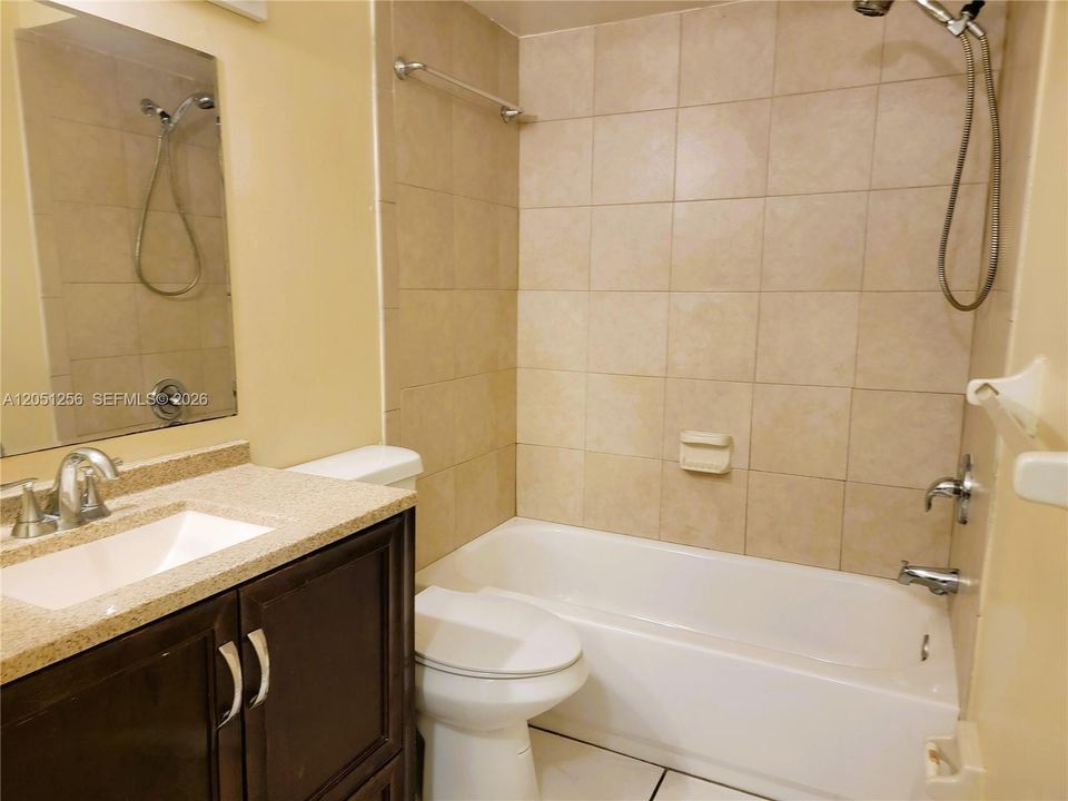 For Rent: $1,600 (2 beds, 1 baths, 2808 Square Feet)