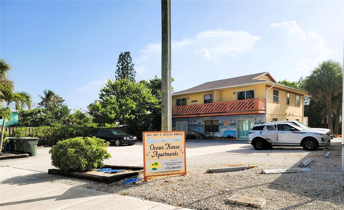 For Rent: $1,600 (2 beds, 1 baths, 2808 Square Feet)