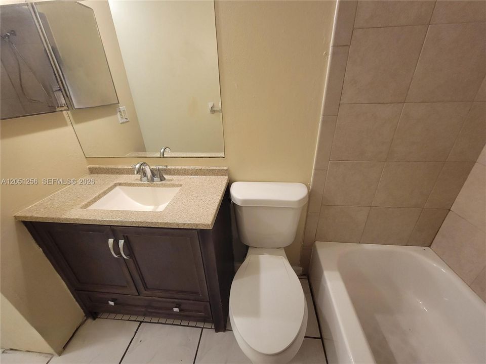 For Rent: $1,600 (2 beds, 1 baths, 2808 Square Feet)